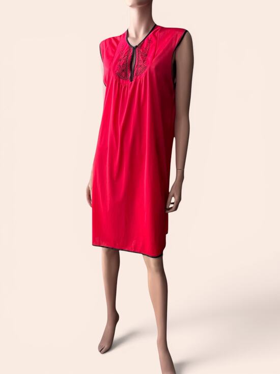 Glencraft Other - Vintage Glencraft Red Nylon Embroidered Yoke Black Nightgown Size Med Union Made